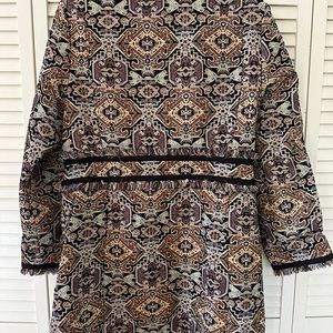 Light coat. Gucci/Dior like. Glittery gold and silver thread. Chic elegant coat